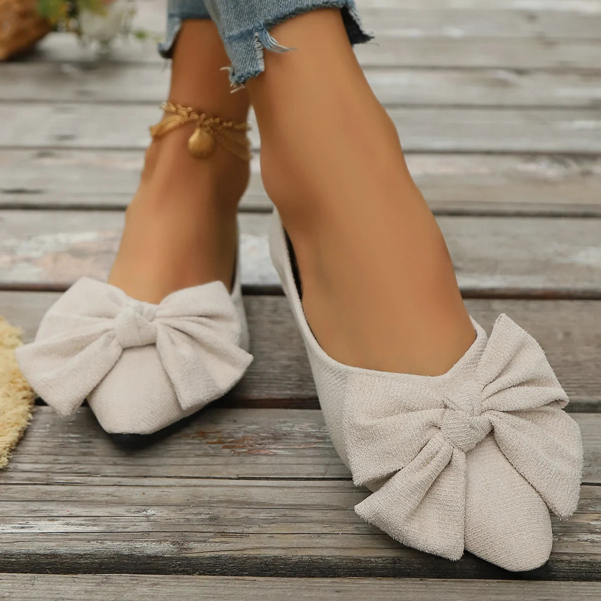 Pointed Toe Bow Walking Flats