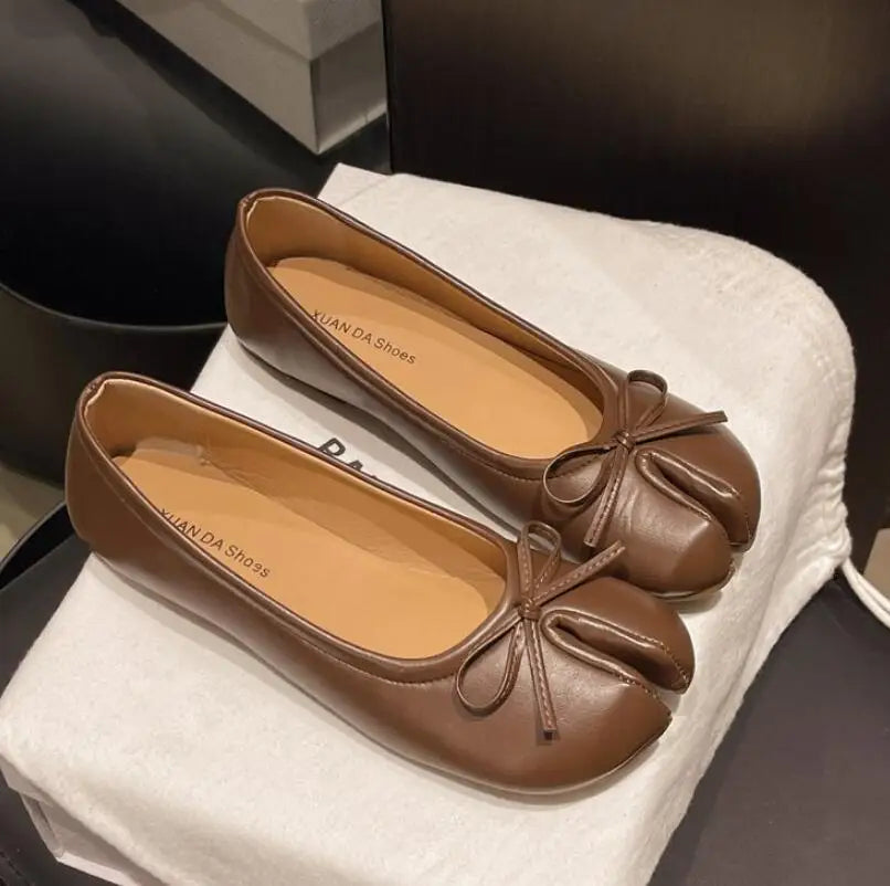 Split Toe Bow Tabi Flats