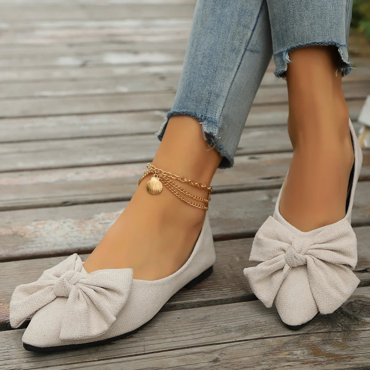 Pointed Toe Bow Walking Flats