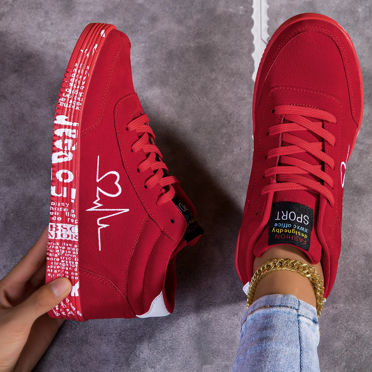 Women's Heart Design Sneakers