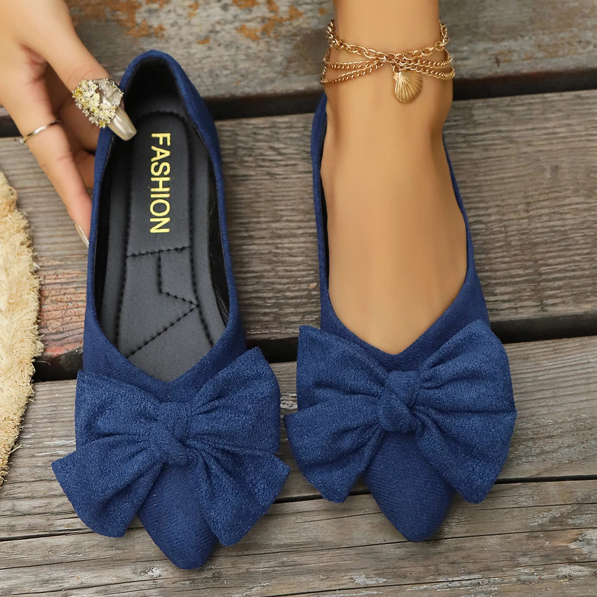 Pointed Toe Bow Walking Flats